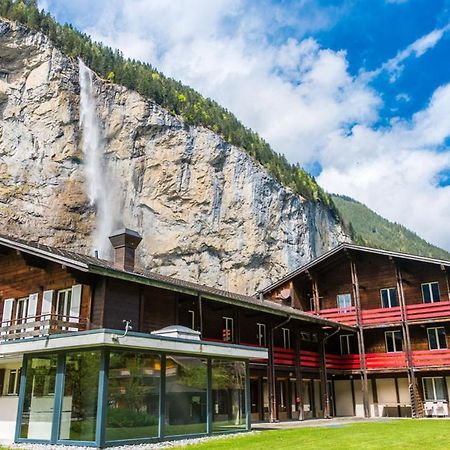 Alpine Base Hostel - Adults Only Lauterbrunnen Bagian luar foto