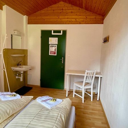 Alpine Base Hostel - Adults Only Lauterbrunnen Bagian luar foto